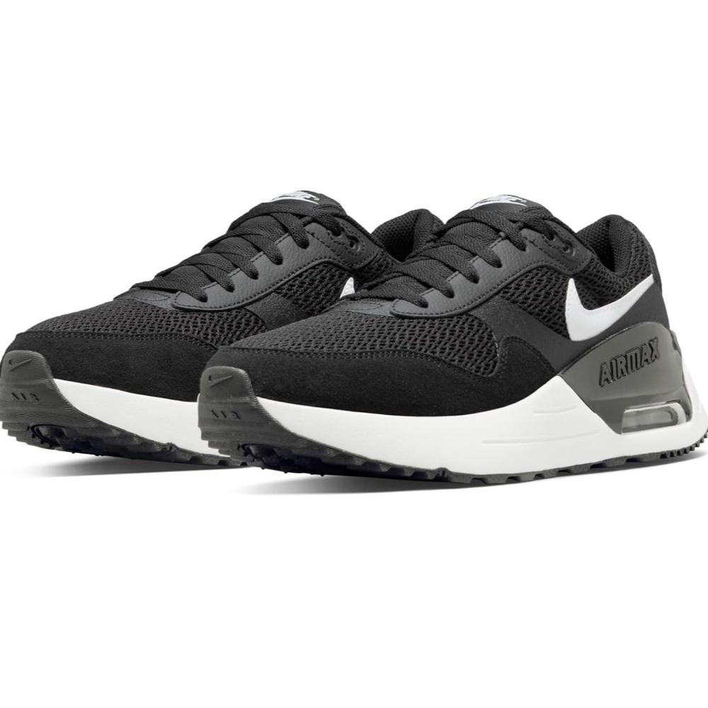 Nike Air Max Black and White Sneakers DM9537-001 Size Mens 9.5 NEW